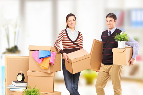 Customized packing plans for efficient moving